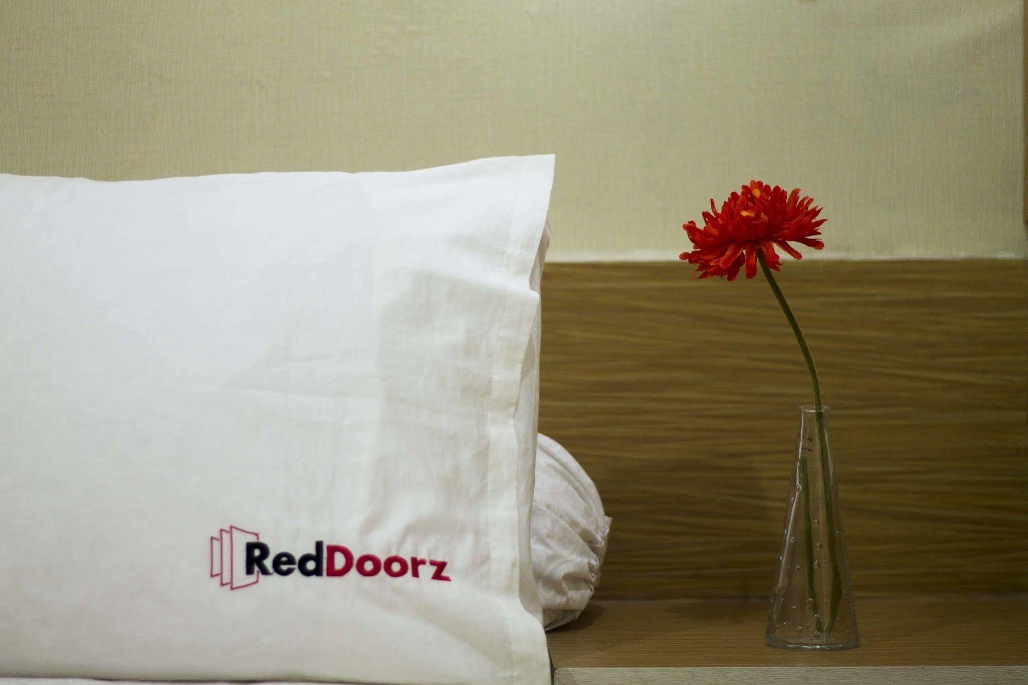 Reddoorz @ Sehati Raya Kuta レギャン エクステリア 写真